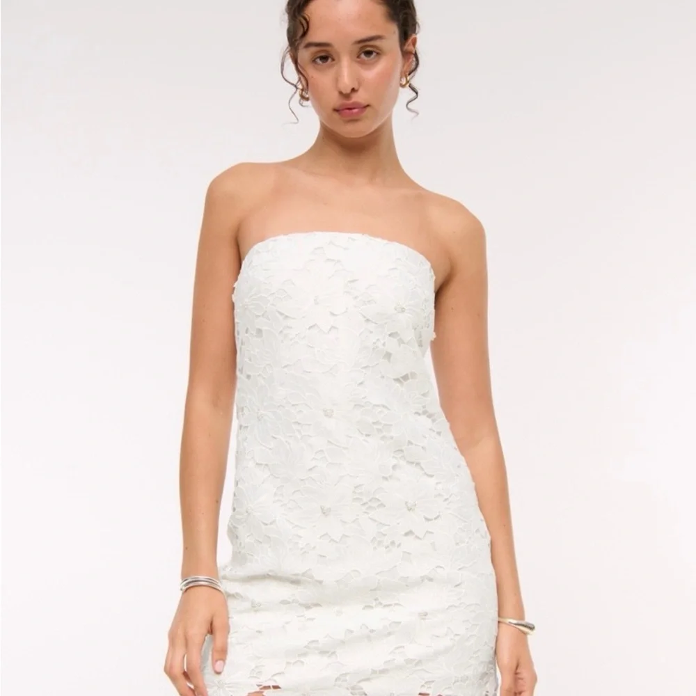 Strapless Lace Skort - Picture 3 of 5